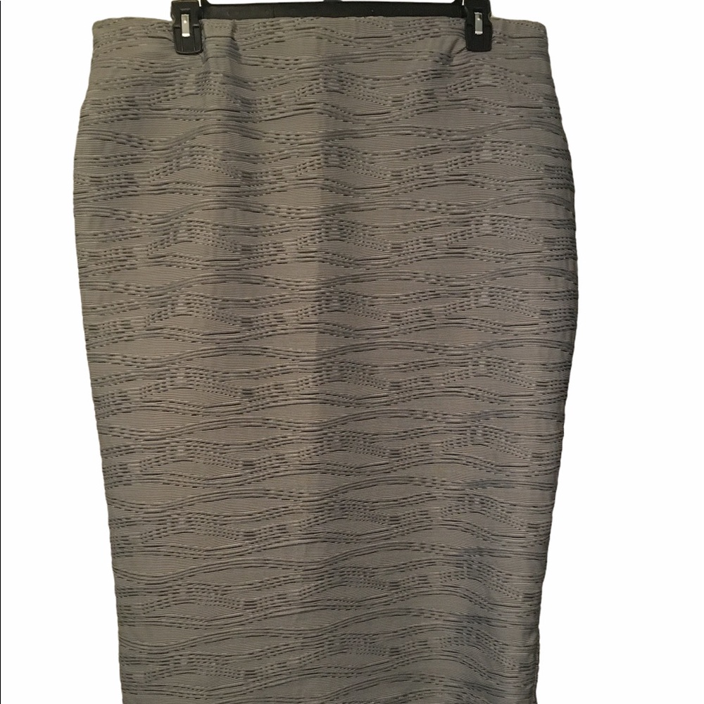 Women’s stretch pencil skirt